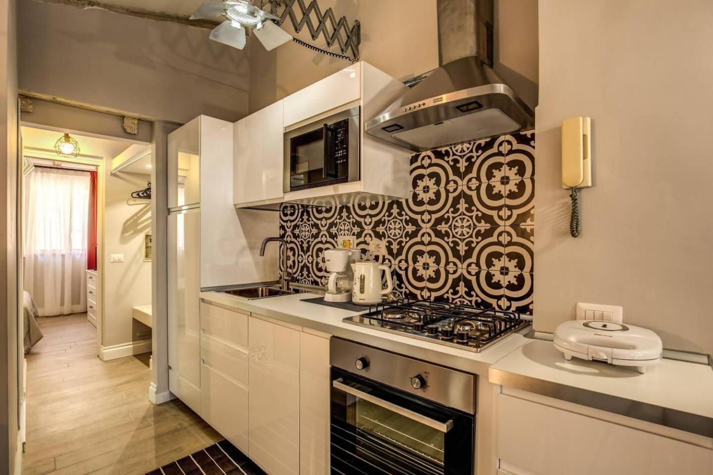 Attic With Terrace By Trevi Fountain Apartment